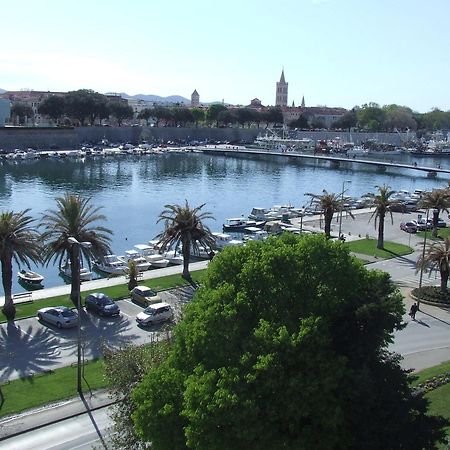 Luxury Town Center Apartments Zadar Exteriör bild